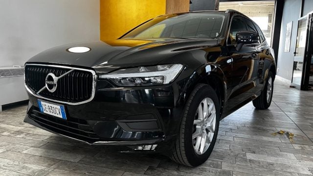 Volvo XC60 B4 (d) AWD Geartronic Momentum, del 2021, 123.000 km, in vendita a Borgo San Dalmazzo (CN)