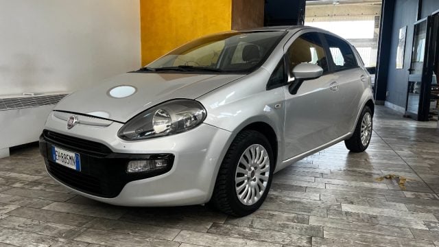 Fiat Grande Punto 1.4 5 porte S&S Dualogic Actual, del 2011, 99.000 km, in vendita a Borgo San Dalmazzo (CN)