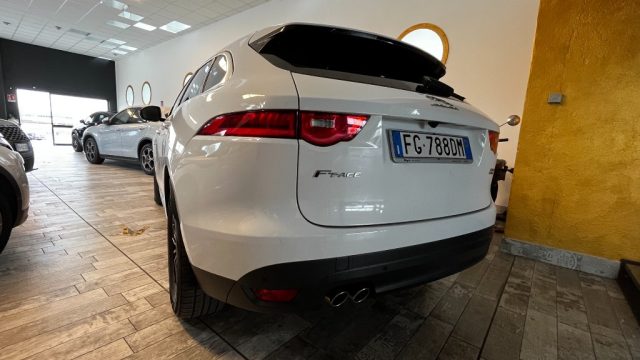 Jaguar F-Pace 2.0 D 180 CV AWD aut. Prestige - foto 4 di 4