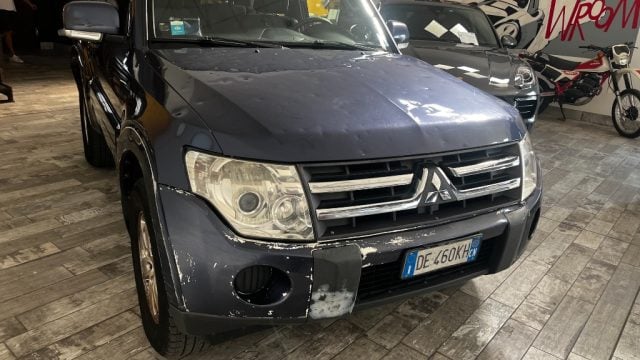Mitsubishi Pajero 3.2 DI-D 16V aut. 3p. Instyle DPF - foto 2 di 4