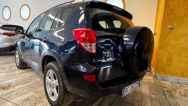 Toyota RAV 4 MY23 RAV4 2.2 D-4D 136 CV Sol- GANCIO TRAINO - foto 4 di 4