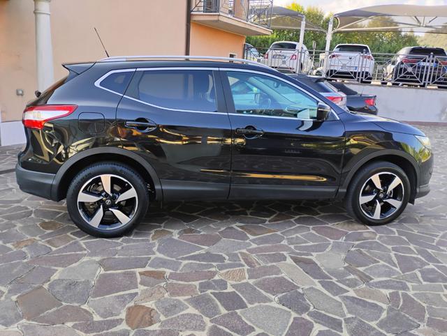 Nissan Qashqai 1.5 dCi Tekna - foto 2 di 4