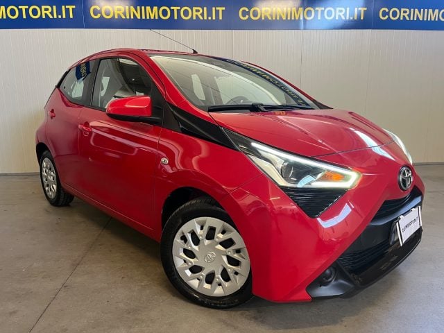 Toyota Aygo 1.0 VVT-i 72 CV 5 porte x-play, del 2019, 22.000 km, in vendita a Fornovo San Giovanni (BG)
