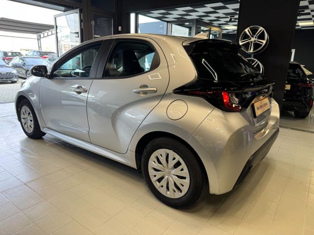 Toyota Yaris 1.5 Hybrid 5 porte Active - foto 4 di 4