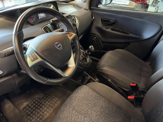 Lancia Ypsilon 1.0 FireFly 5 porte S&S Hybrid Gold, del 2024, 1.300 km, in vendita a Torino (TO)