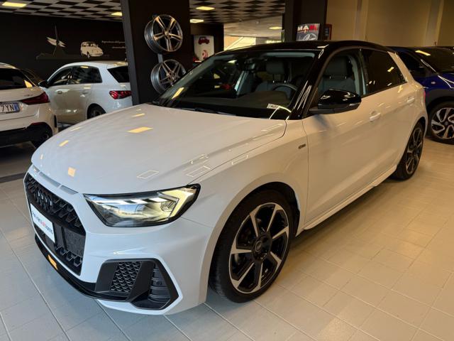 Audi A1 SPB 30 TFSI 116CV Identity Black S-line stronic - foto 3 di 70