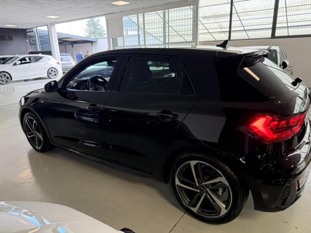 Audi A1 SPB 30 TFSI Identity Black S-line - foto 4 di 4