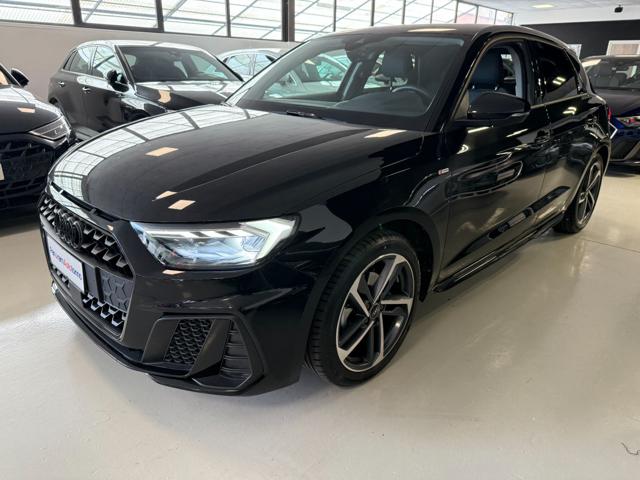 Audi A1 SPB 30 TFSI Identity Black S-line - foto 3 di 4