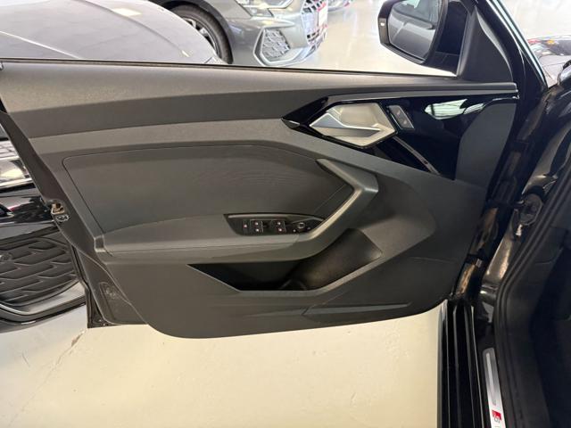 Audi A1 SPB 30 TFSI Identity Black S-line, del 2024, 24.000 km, in vendita a Torino (TO)
