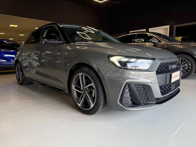 Audi A1 SPB 30 TFSI Identity Black - foto 3 di 4