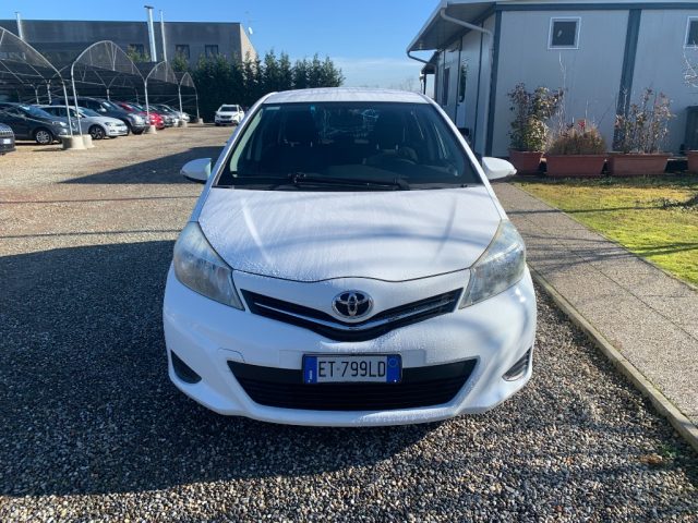 Toyota Yaris 1.0 5 porte Active - foto 2 di 16