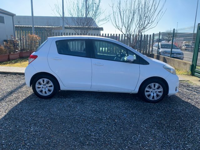 Toyota Yaris 1.0 5 porte Active - foto 4 di 16