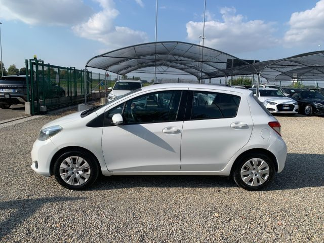 Toyota Yaris 1.0 5 porte Active - foto 2 di 4