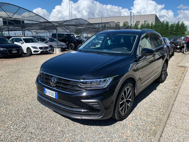 Volkswagen Tiguan 2.0 TDI 150 CV SCR DSG Life usato a ZINASCO