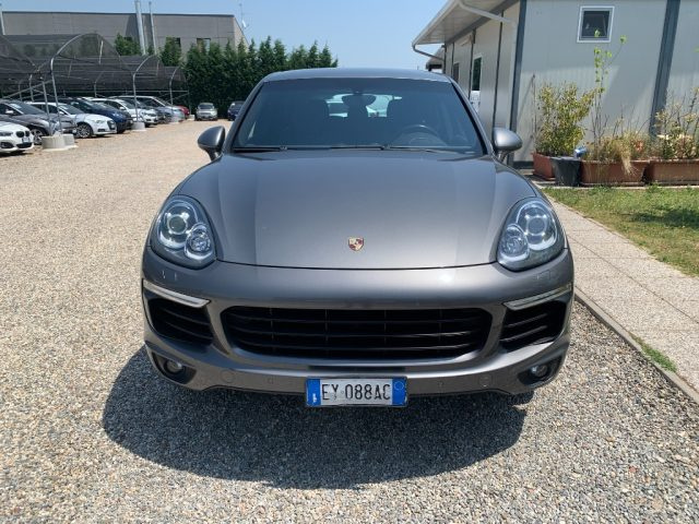 Porsche Cayenne 3.0 Diesel - foto 2 di 4