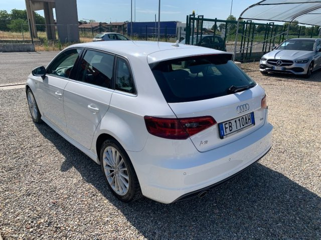Audi A3 SPB 1.6 TDI S-LINE Admired - foto 3 di 4