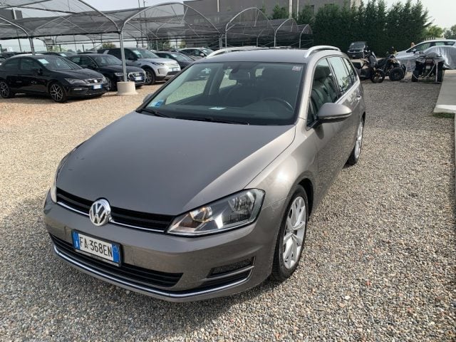 Volkswagen Golf Variant 1.6 TDI 110 CV Highline BlueMotion Tech. usato a ZINASCO