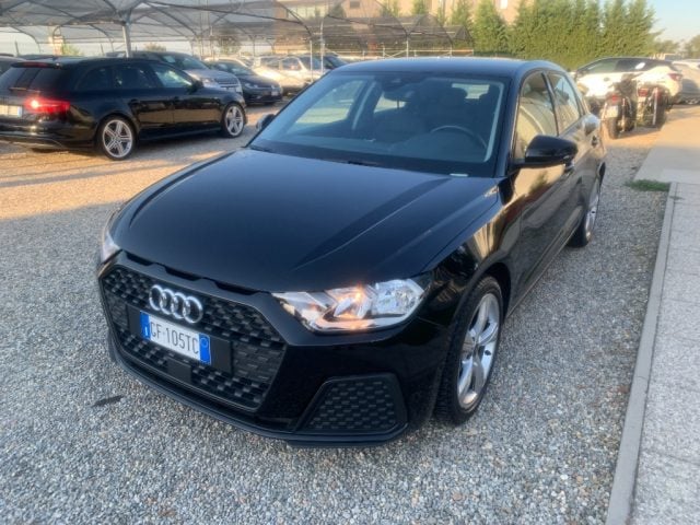 Audi A1 SPB 25 TFSI Identity Black, del 2021, 84.000 km, in vendita a Zinasco (PV)