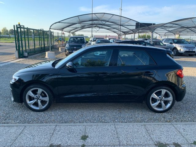 Audi A1 SPB 25 TFSI Identity Black - foto 2 di 16