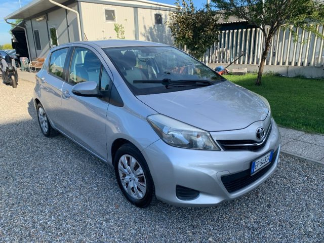 Toyota Yaris 1.0 5 porte Active - foto 3 di 17