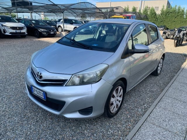 Toyota Yaris 1.0 5 porte Active, del 2013, 168.000 km, in vendita a Zinasco (PV)