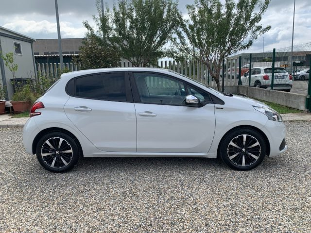 Peugeot 208 1° serie PureTech 82 Stop&Start 5 porte Signature - foto 4 di 17