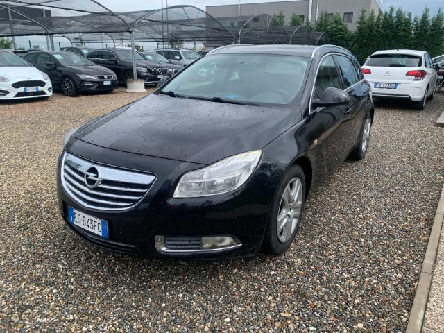 Opel Insignia 2.0 CDTI 160CV ecoFLEX Sports Tourer Cosmo, del 2011, 250.000 km, in vendita a Zinasco (PV)