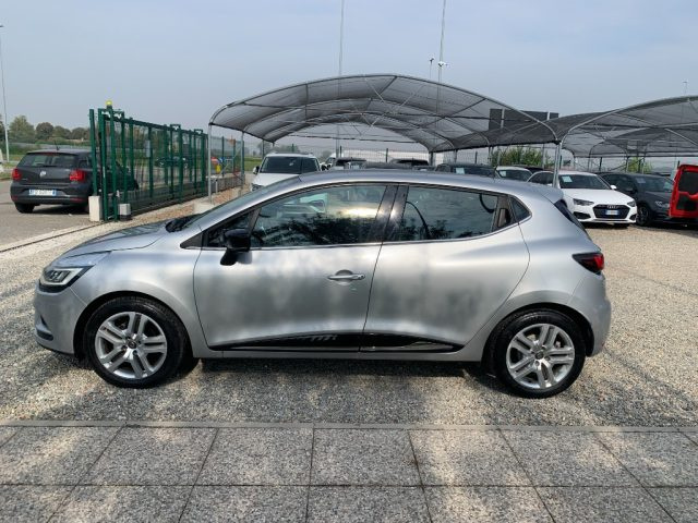 Renault Clio TCe 12V 90 CV 5 porte Moschino Zen - foto 3 di 4
