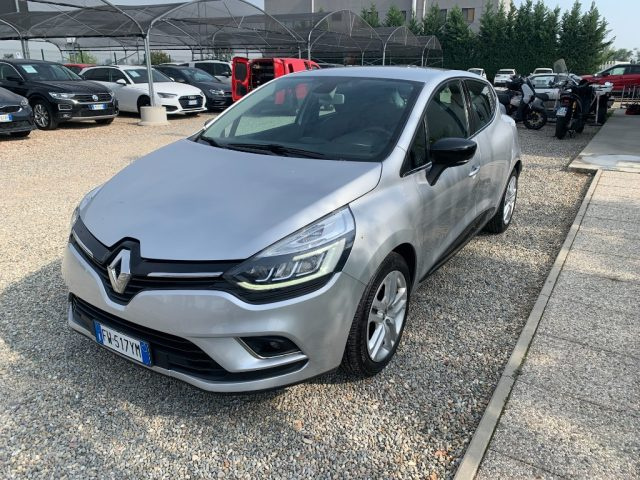Renault Clio TCe 12V 90 CV 5 porte Moschino Zen - foto 2 di 4