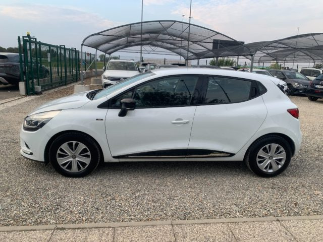Renault Clio TCe 12V 75 CV 5 porte Moschino Intens - foto 2 di 4