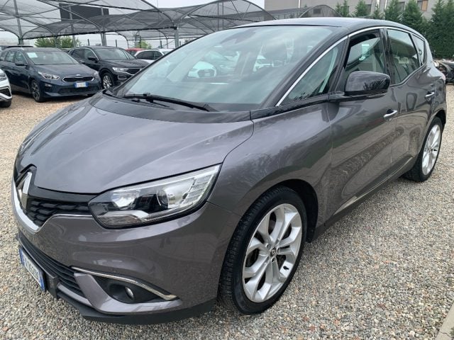 Renault Scenic Scénic TCe 140 CV Sport Edition2, del 2019, 132.000 km, in vendita a Zinasco (PV)