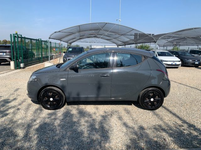 Lancia Ypsilon 1.2 69 CV 5 porte 30th Anniversary - foto 2 di 4