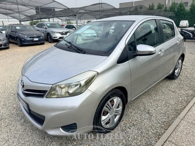 Toyota Yaris 1.0 5 porte Active, del 2013, 168.000 km, in vendita a Zinasco (PV)