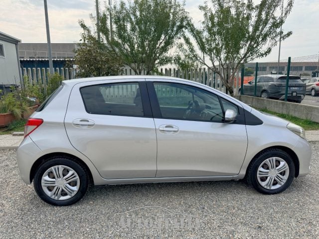 Toyota Yaris 1.0 5 porte Active - foto 4 di 4