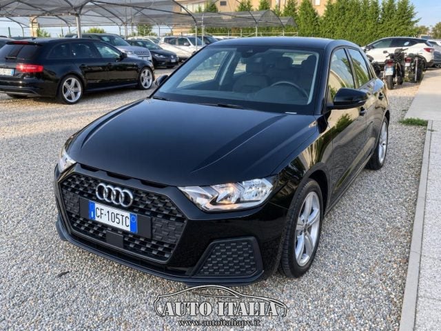 Audi A1 SPB 25 TFSI Identity Black, del 2021, 84.000 km, in vendita a Zinasco (PV)