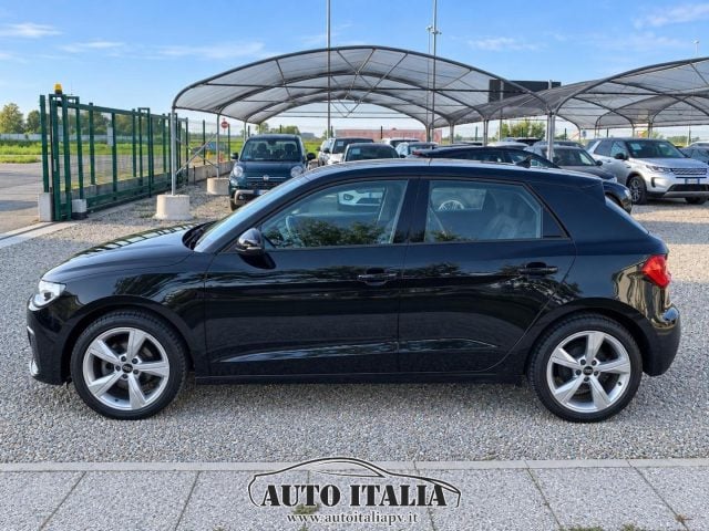 Audi A1 SPB 25 TFSI Identity Black - foto 2 di 4