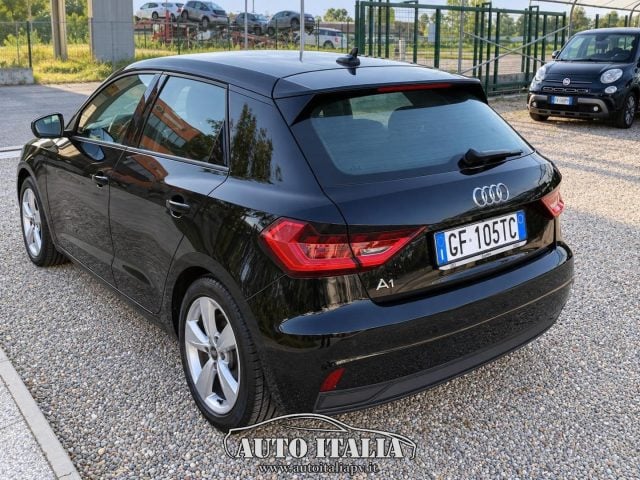 Audi A1 SPB 25 TFSI Identity Black - foto 3 di 4