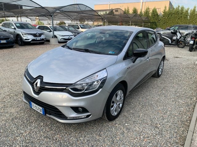 Renault Clio TCe 12V 90 CV GPL 5 porte Moschino Intens, del 2019, 105.000 km, in vendita a Zinasco (PV)