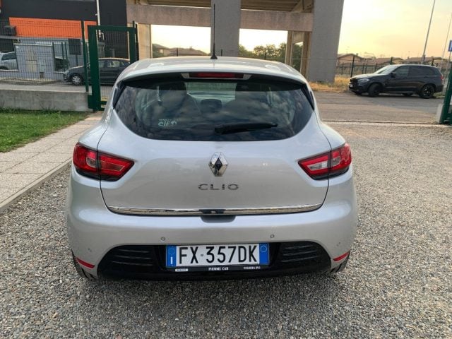 Renault Clio TCe 12V 90 CV GPL 5 porte Moschino Intens - foto 4 di 4