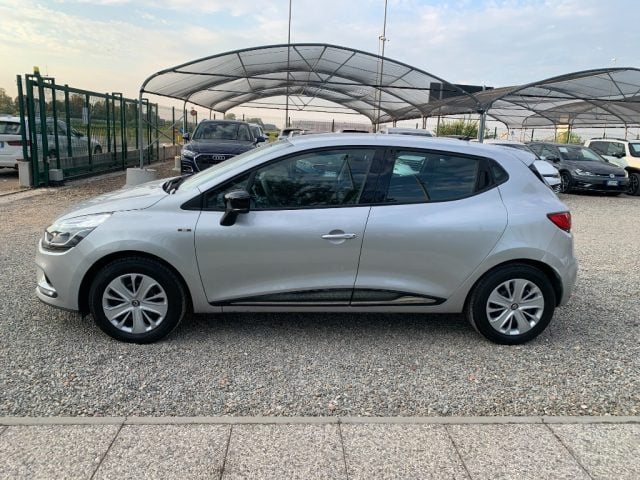 Renault Clio TCe 12V 90 CV GPL 5 porte Moschino Intens - foto 2 di 4