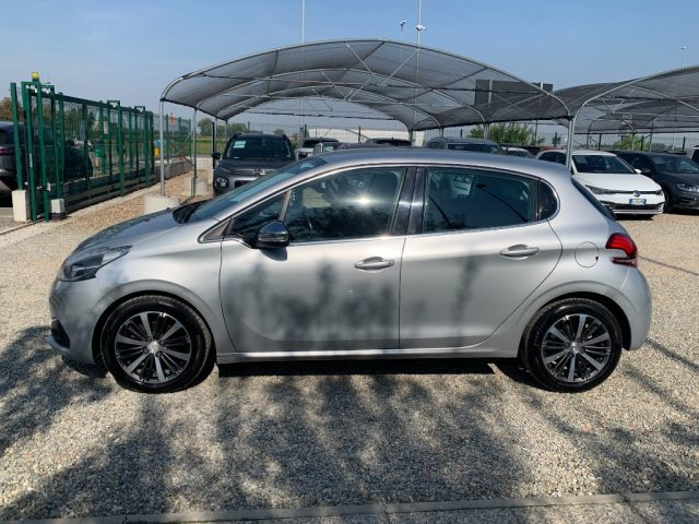 Peugeot 208 1° serie PureTech 82 5p. GPL Allure - foto 2 di 4