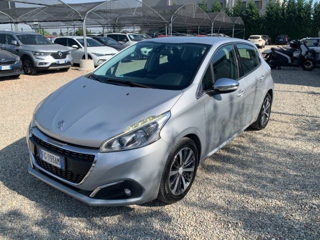Peugeot 208 1° serie PureTech 82 5p. GPL Allure, del 2017, 175.000 km, in vendita a Zinasco (PV)