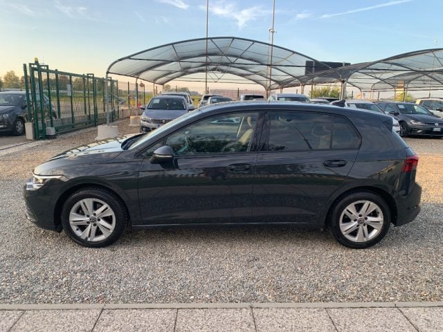 Volkswagen Golf 1.0 eTSI EVO DSG Life - foto 2 di 4