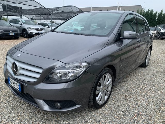 Mercedes-Benz B 180 CDI BlueEFFICIENCY Premium, del 2013, 148.000 km, in vendita a Zinasco (PV)