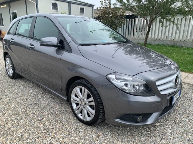 Mercedes-Benz B 180 CDI BlueEFFICIENCY Premium - foto 3 di 4