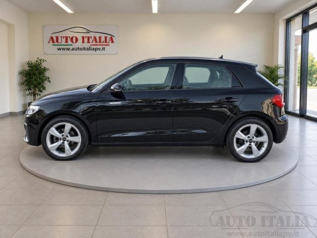 Audi A1 SPB 25 TFSI Identity Black - foto 2 di 4