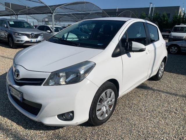 Toyota Yaris 1.0 5 porte Lounge, del 2013, 163.000 km, in vendita a Zinasco (PV)