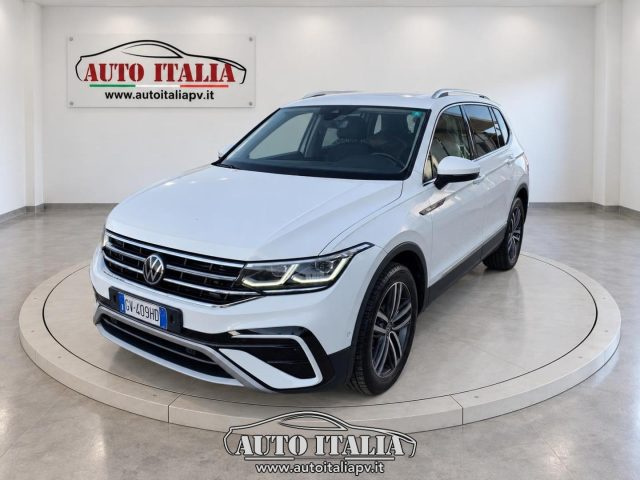 Volkswagen Tiguan Allspace 2.0 TDI SCR DSG Life, del 2022, 140.000 km, in vendita a Zinasco (PV)