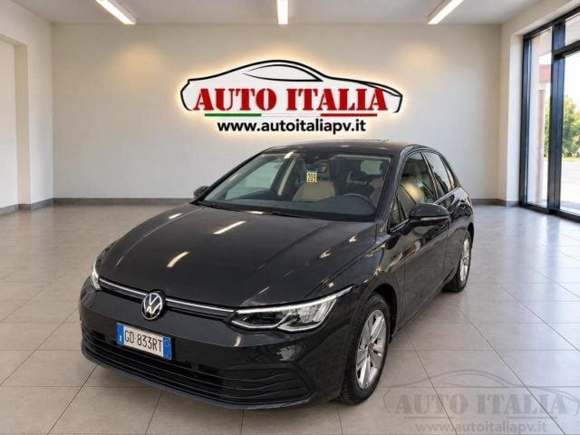 Volkswagen Golf 1.0 eTSI EVO DSG Life, del 2021, 48.000 km, in vendita a Zinasco (PV)