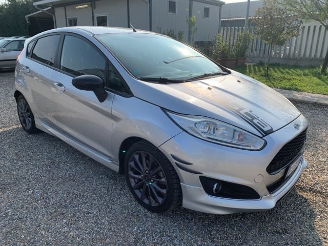 Ford Fiesta 1.5 TDCi 75CV 5 porte ST-Line - foto 3 di 4